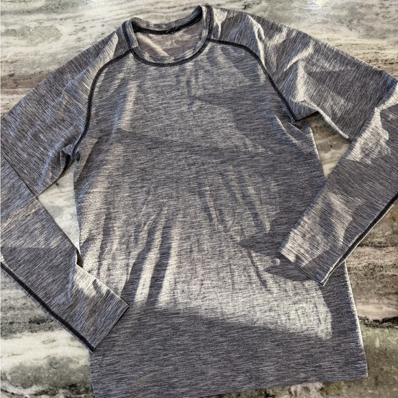 Lululemon Men's Gray Long Sleeve Shirt - Picture 4 of 7